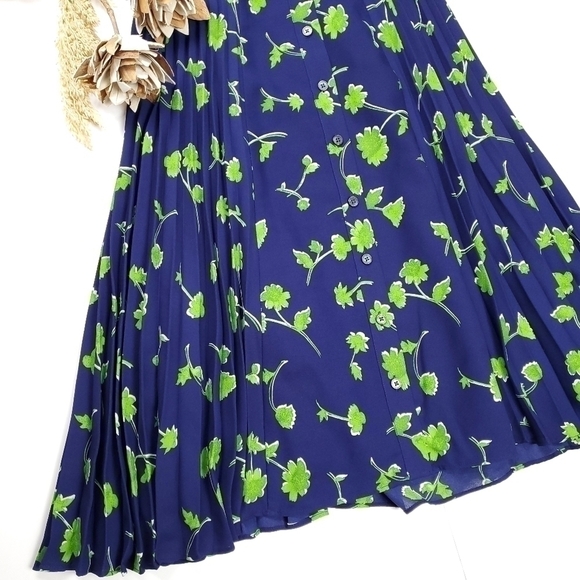 Banana Republic Navy Lime Floral Button Front Side Pleated Skirt Size 00… - Picture 5 of 10